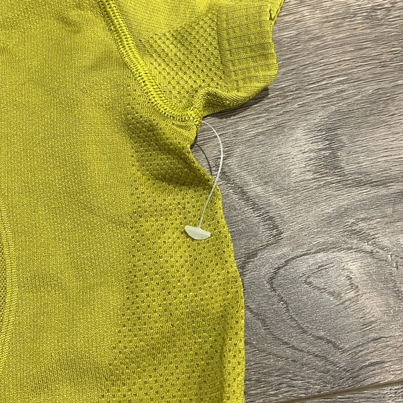 Lululemon Swiftly Tech Short Sleeve - Picture 3 of 3